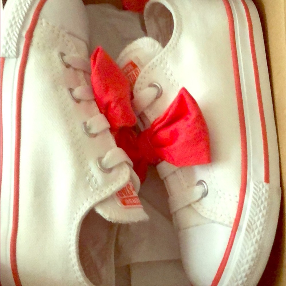 White converse with red bows size 9 girls